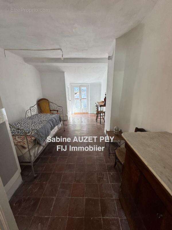 Appartement à LA JAVIE