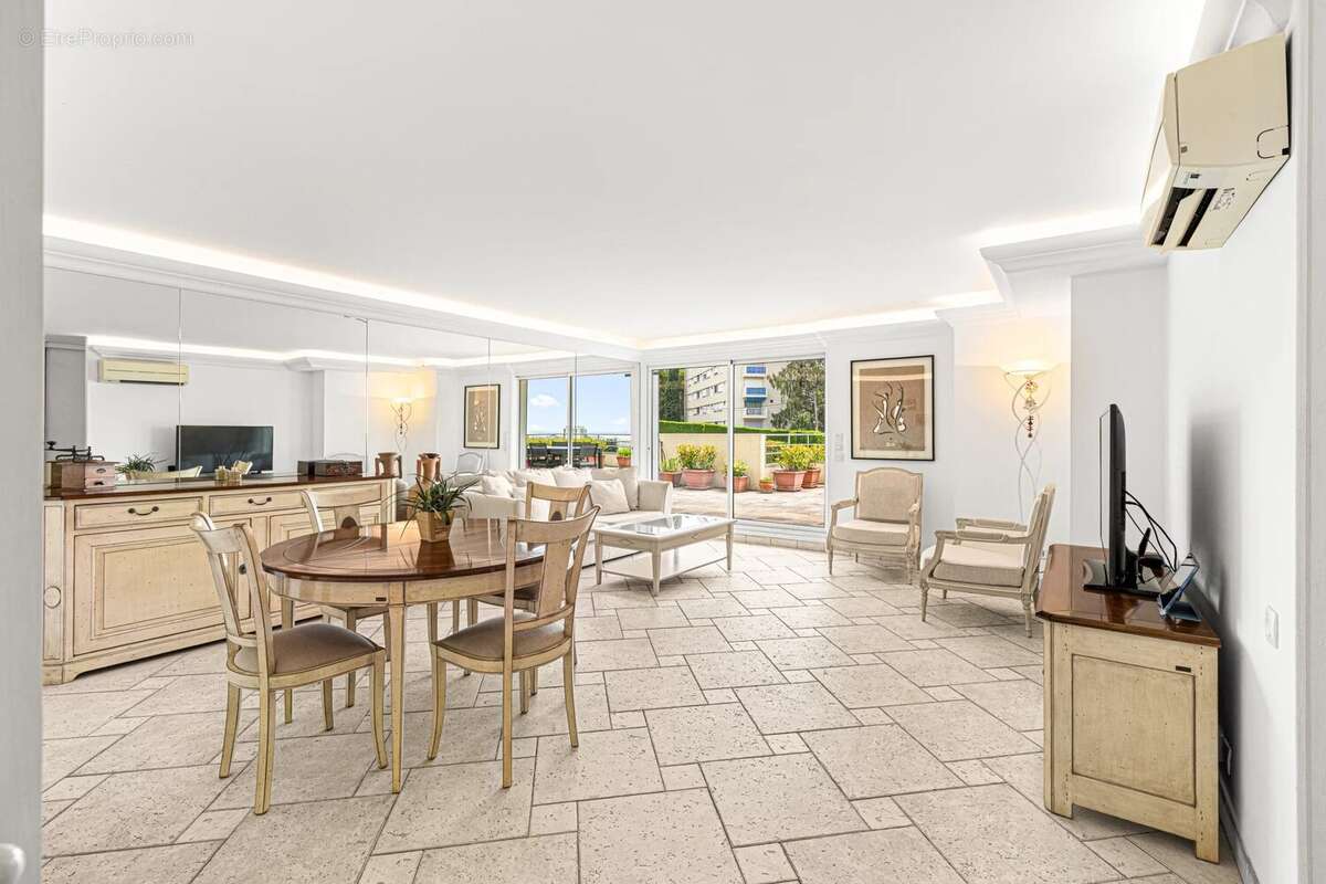 Exclusivité – Nice Ouest – Corniche Fleurie – Duplex esprit « Villa sur le toit » – 100 m² – Terrasses spectaculaires (91 m²) &  - photo 4