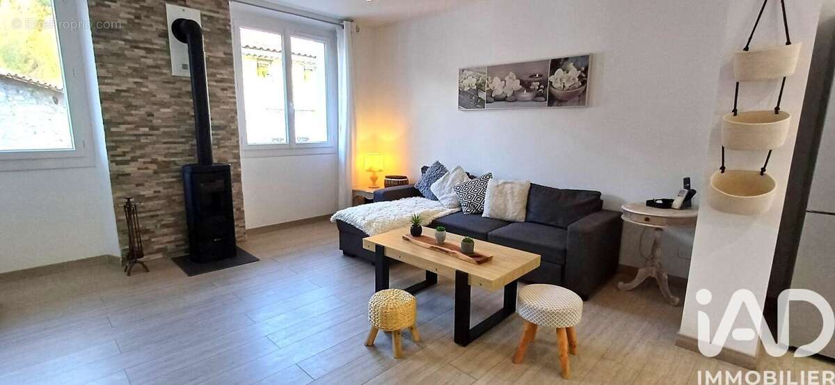 Maison 76 m² à Mayres  - photo 3