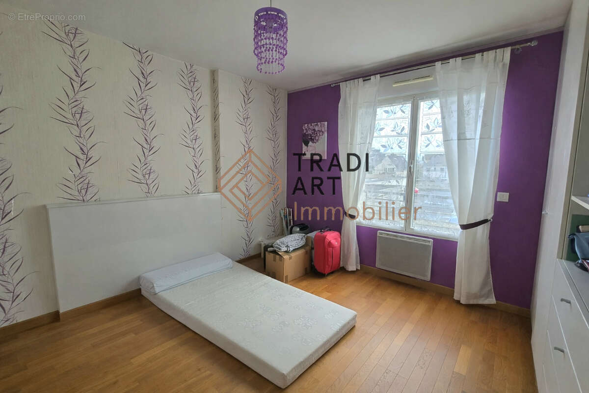 Appartement à SAINTE-GENEVIEVE-DES-BOIS