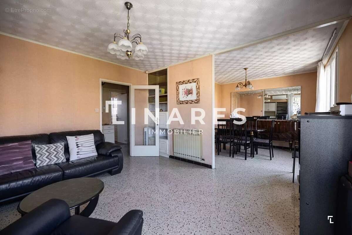 Appartement à MARSEILLE-3E