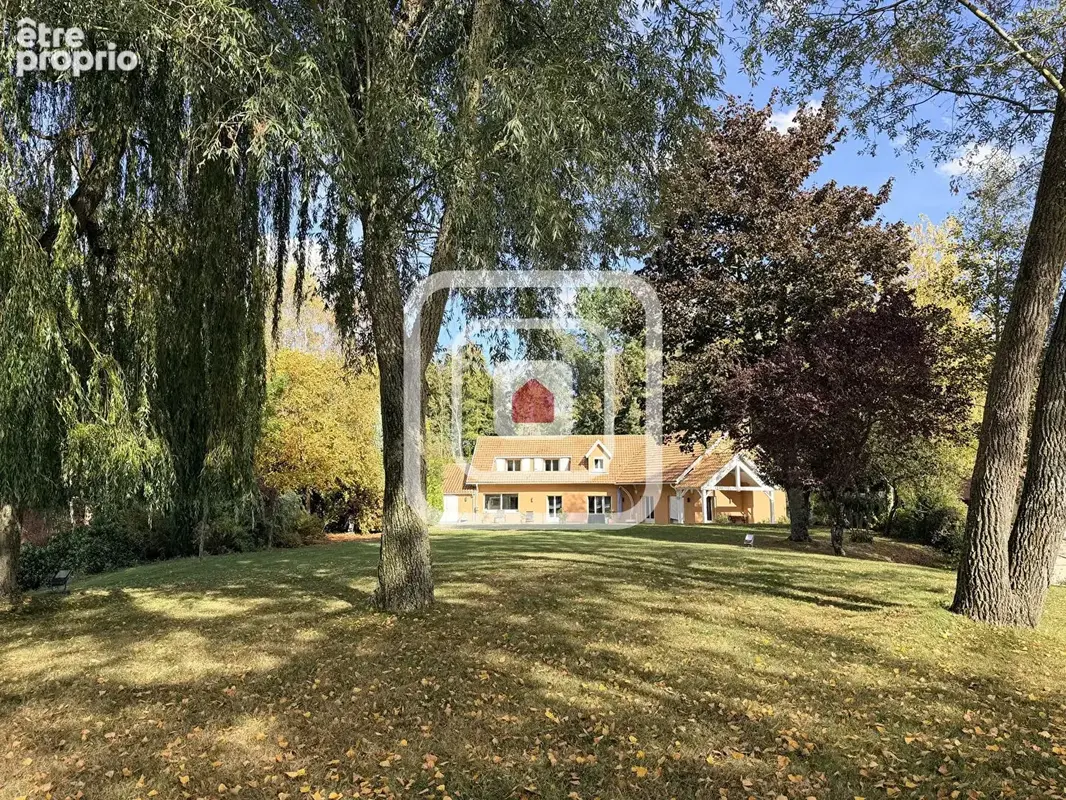 Maison de prestige cadre exceptionnel au bord d'un étang a 25 minutes de reims - photo 2