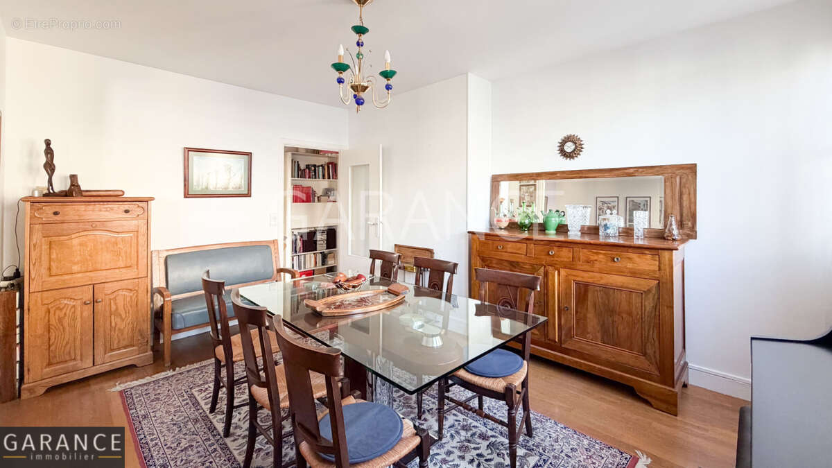 Appartement à PARIS-14E