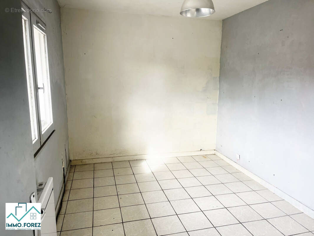 Appartement à VEAUCHE