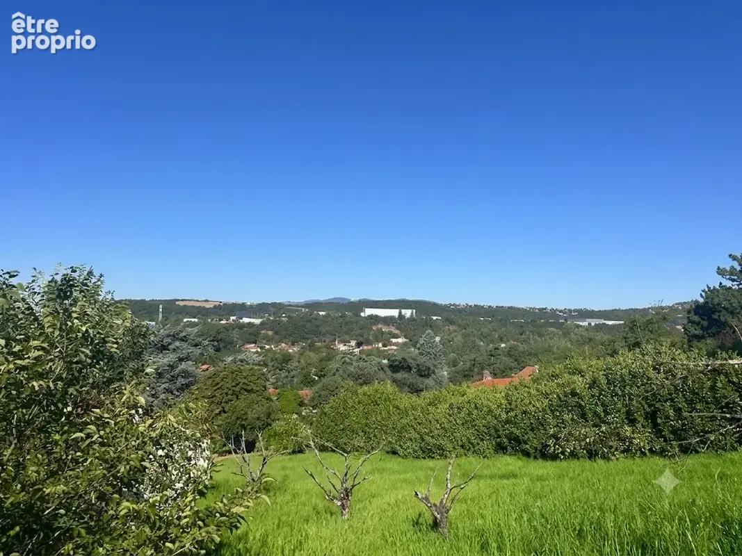 Terrain avec vue degagee, au calme, proche de lyon & st etienne - photo 2