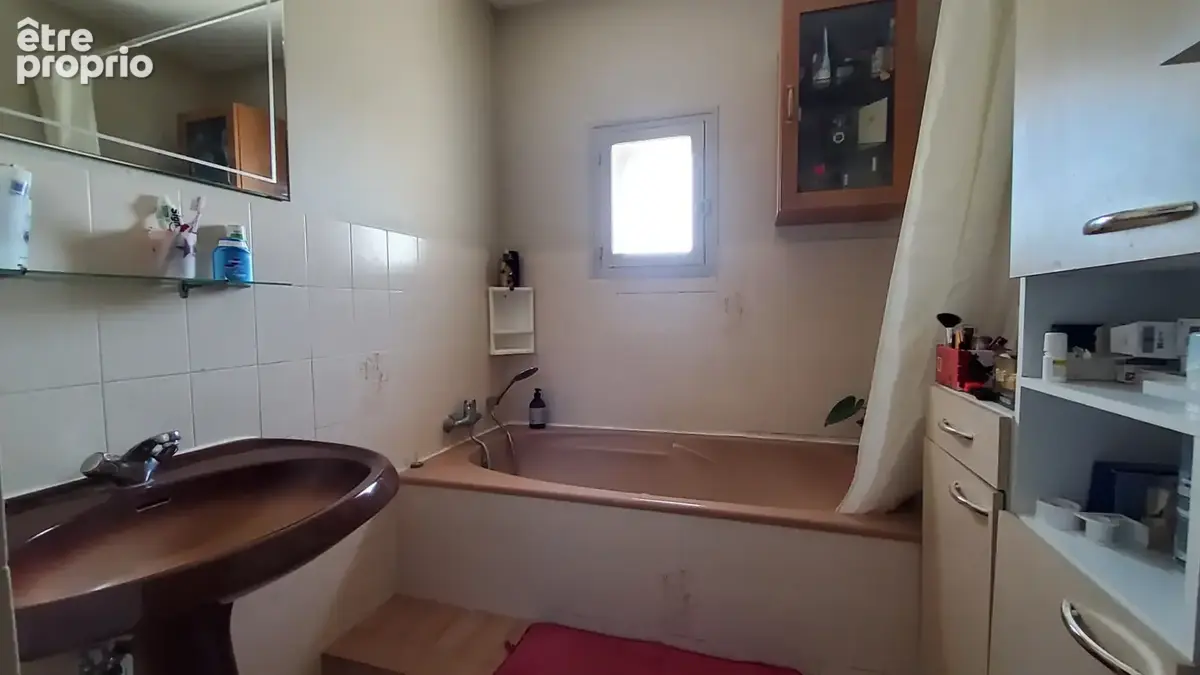 A VENDRE - Maison de ville 115m2 - 5 pièces - 4 chambres - 620m2 de terrain - Poitiers Ouest - photo 7
