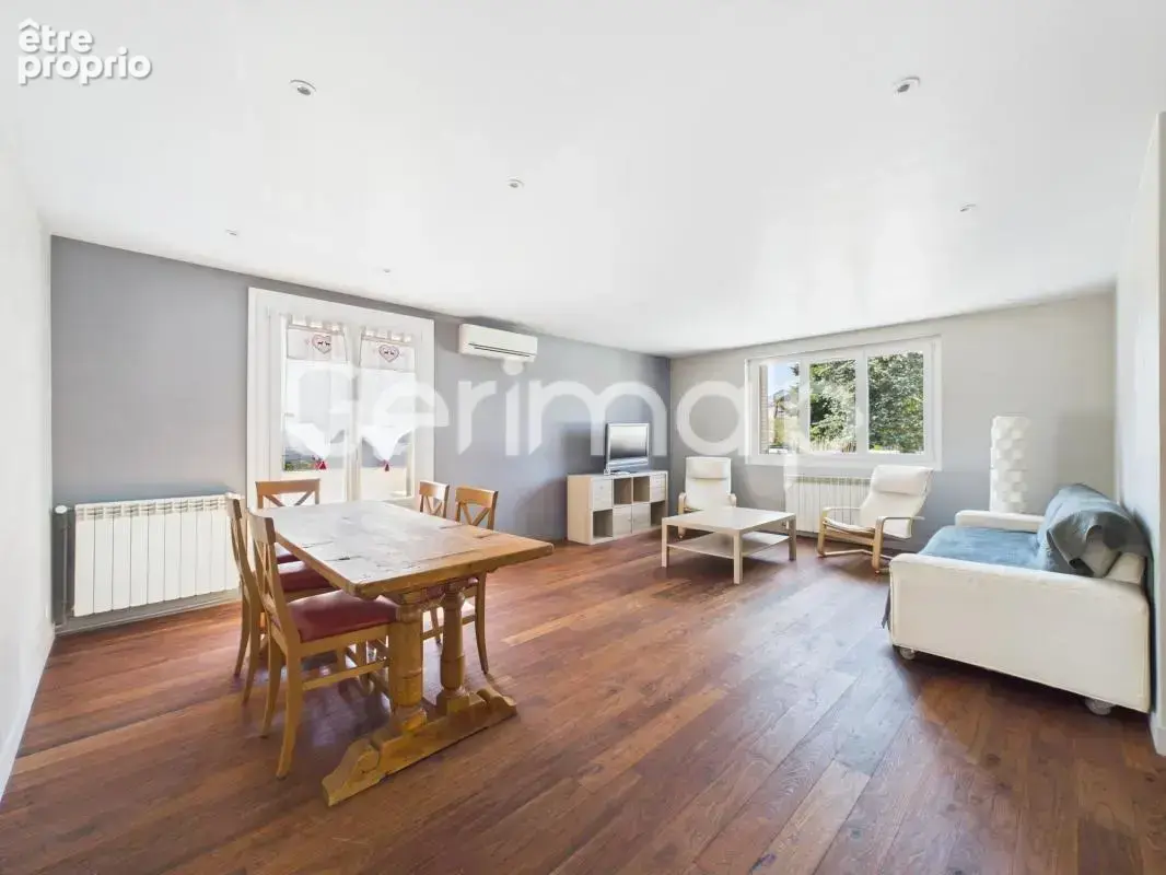 Vente - Appartement - 3 pièces + cuisine - 71 m² - 331 000 € - - photo 4