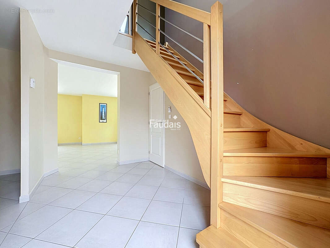 Maison 145 m² à Remilly-Sur-Lozon  - photo 6