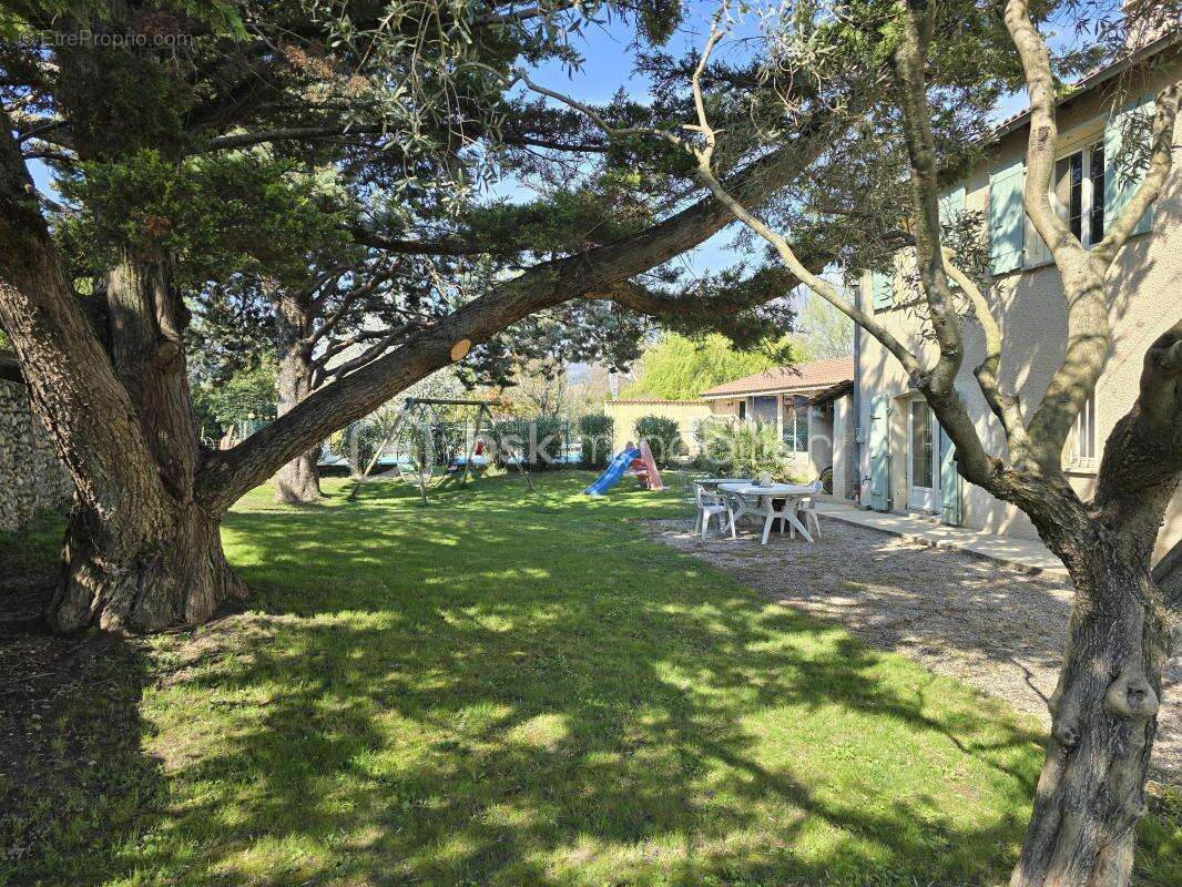 Maison familiale avec piscine, jardin arboré et grand garage – 5 min Montélimar - photo 2