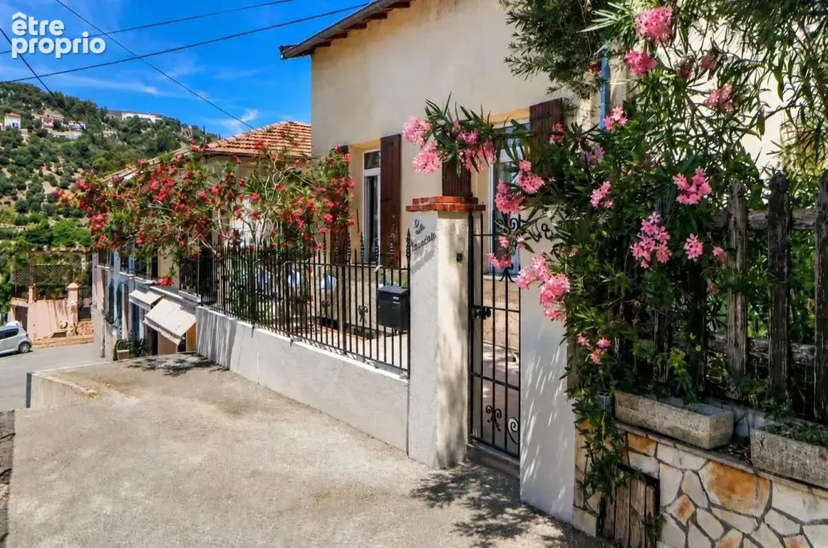 Maison familiale rénovée avec véranda, terrasse, jardin et double cave – Nice Est, secteur résidentiel sécurisé - photo 3