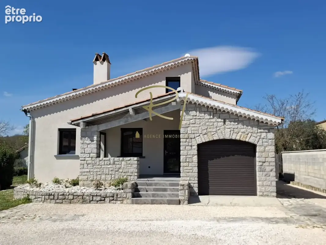 Maison 4 chambres, piscine et terrain - RUOMS CENTRE - photo 11