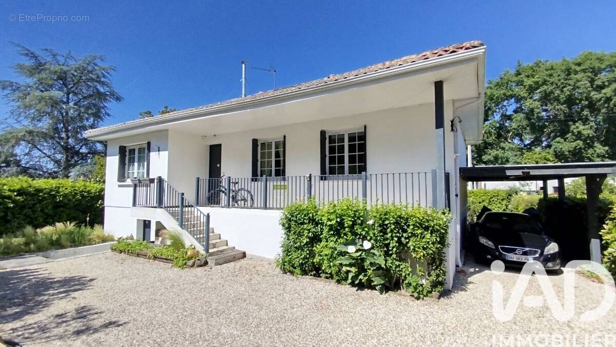 Photo 1 - Maison à LE TAILLAN-MEDOC