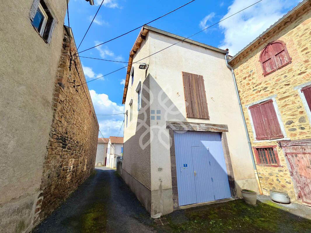 Maison à PAULHAGUET