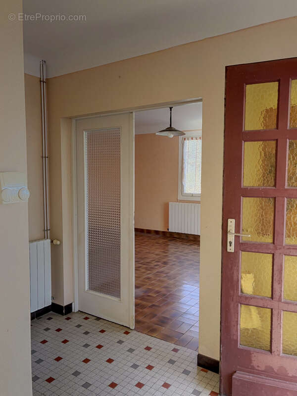 Maison à CASTELNAU-MONTRATIER