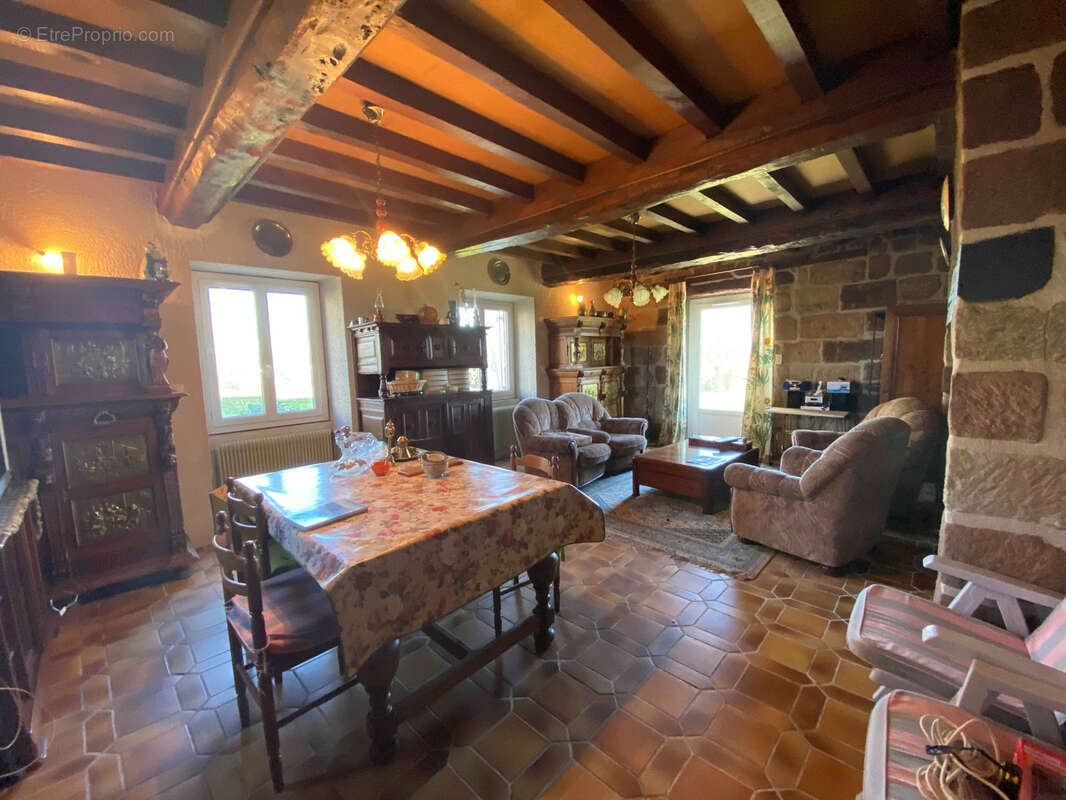 Maison à SAINT-AULAIRE