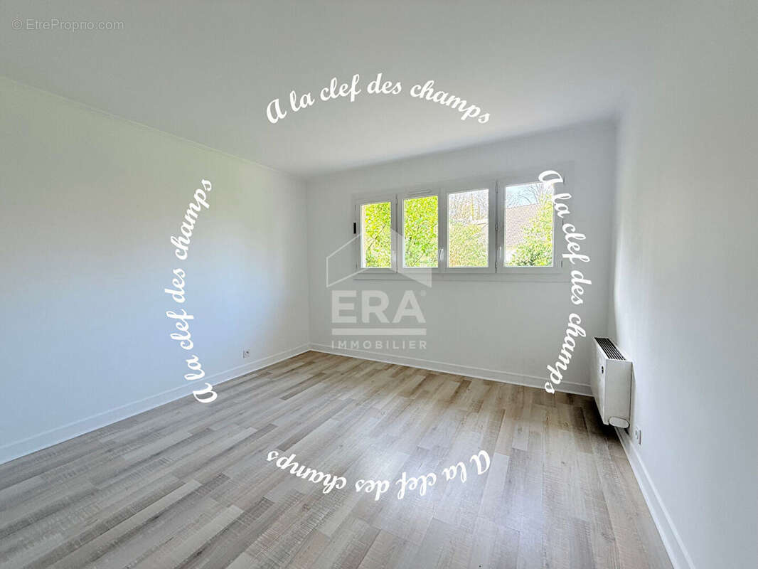 Maison à SAINT-REMY-LES-CHEVREUSE