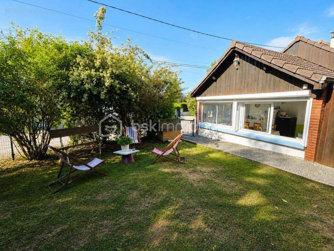  Arreux Rare sur le secteur, confort, luminosité et tranquillité pour cette maison - photo 13
