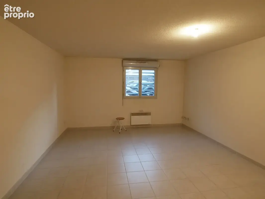 SPÉCIAL INVESTISSEUR   Appartement T2 de 49m2 vendu occupé   Résidence Le Phocéa (13003) - photo 2