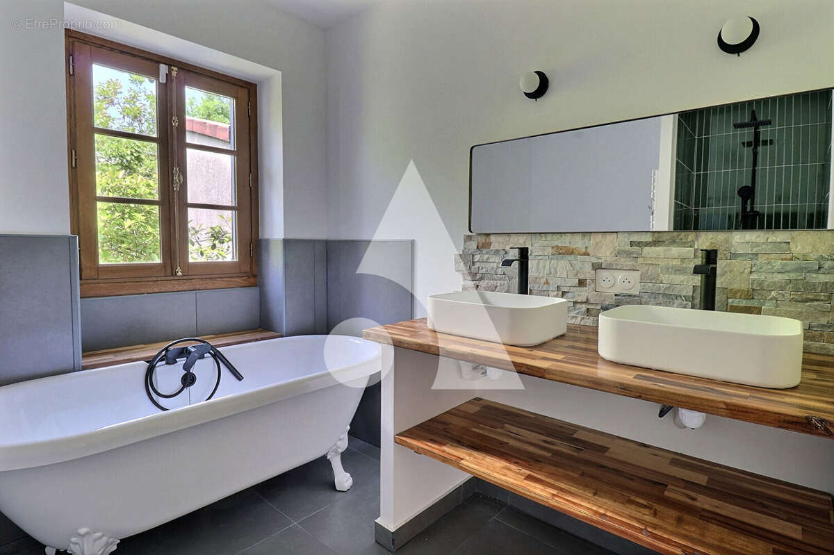 Maison à MERY-SUR-OISE