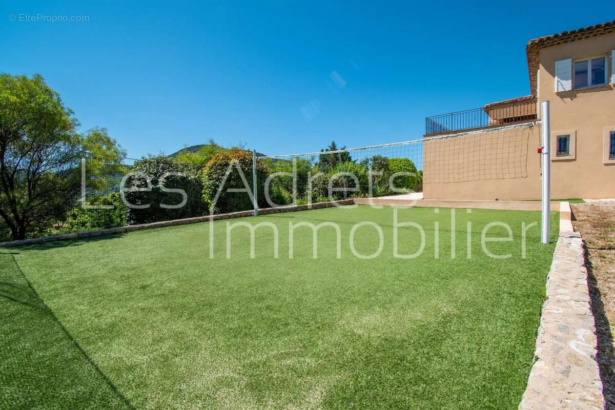 Maison à LES ADRETS-DE-L&#039;ESTEREL