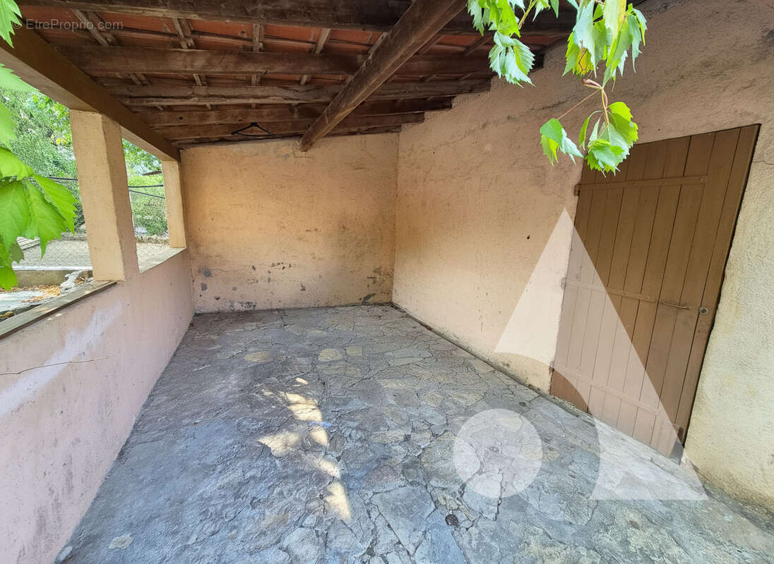 Le Thoronet - Appartement 3 pièces 53m², garage de 25m² - photo 12