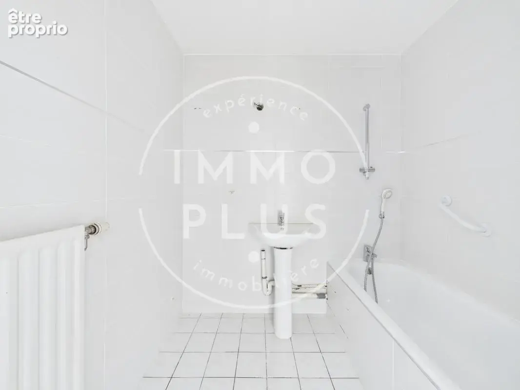 Vente - Appartement - 3 pièces + cuisine - 67,83 m² - 279 000 € - photo 5