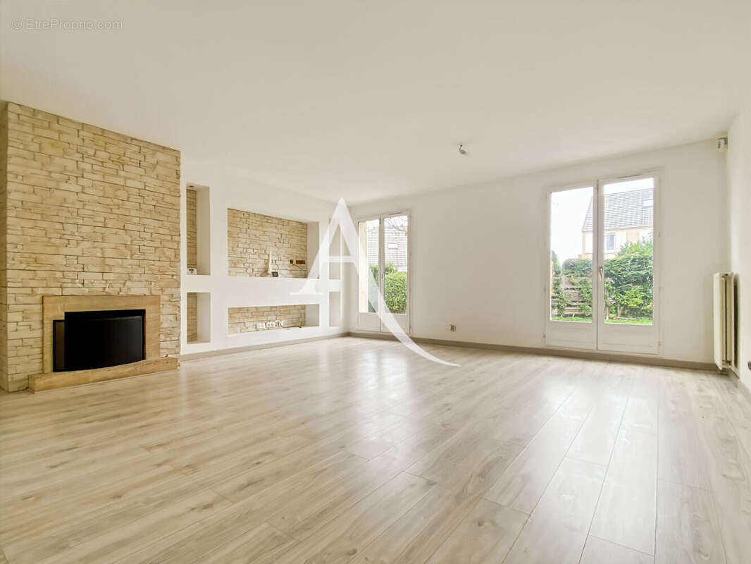 Maison à BOIS-D'ARCY