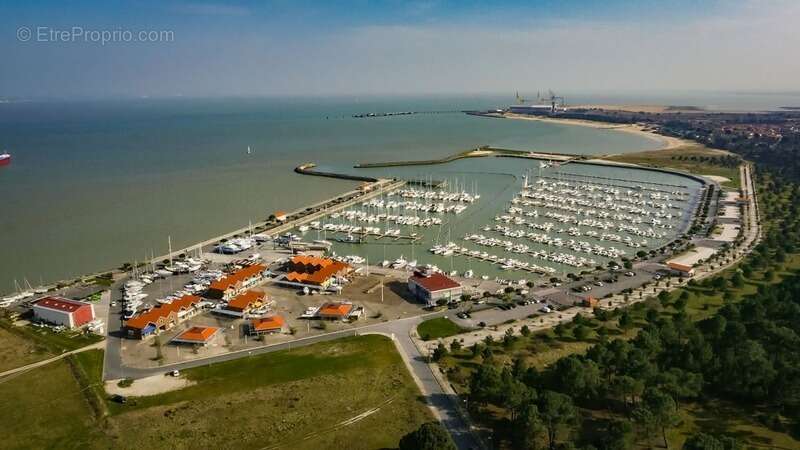 Commerce à LE VERDON-SUR-MER
