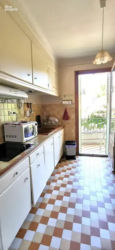 Cassis centre - Vente appartement T4 à rénover avec balcons et cave - photo 4