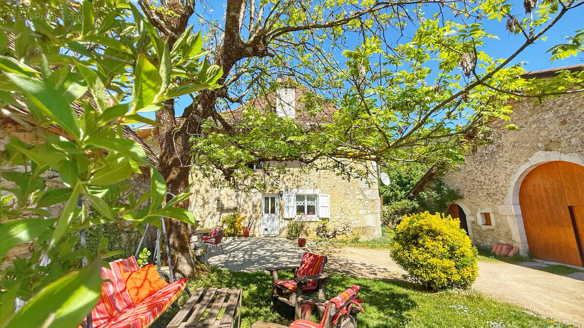 Maison à SAINT-AUPRE