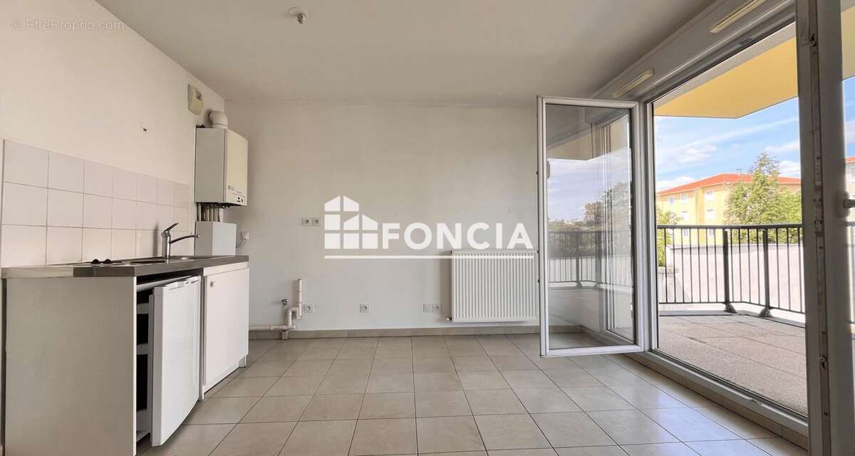 Appartement à DECINES-CHARPIEU