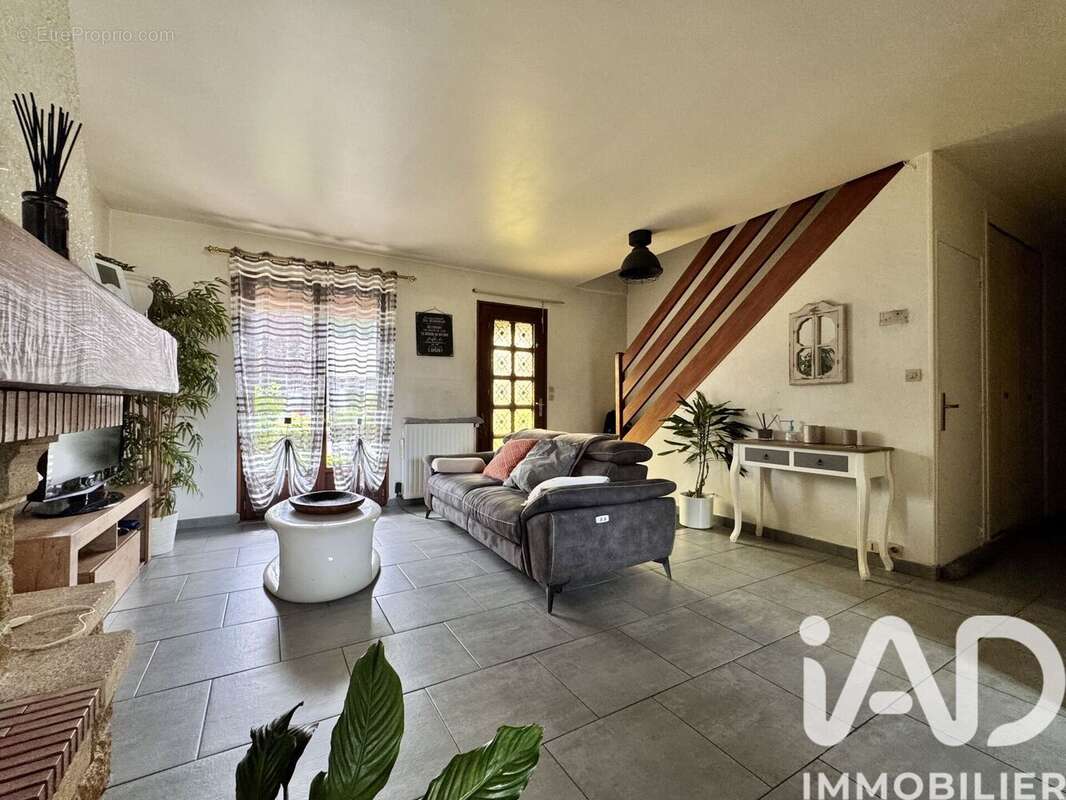 Photo 2 - Maison à CHILLY-MAZARIN