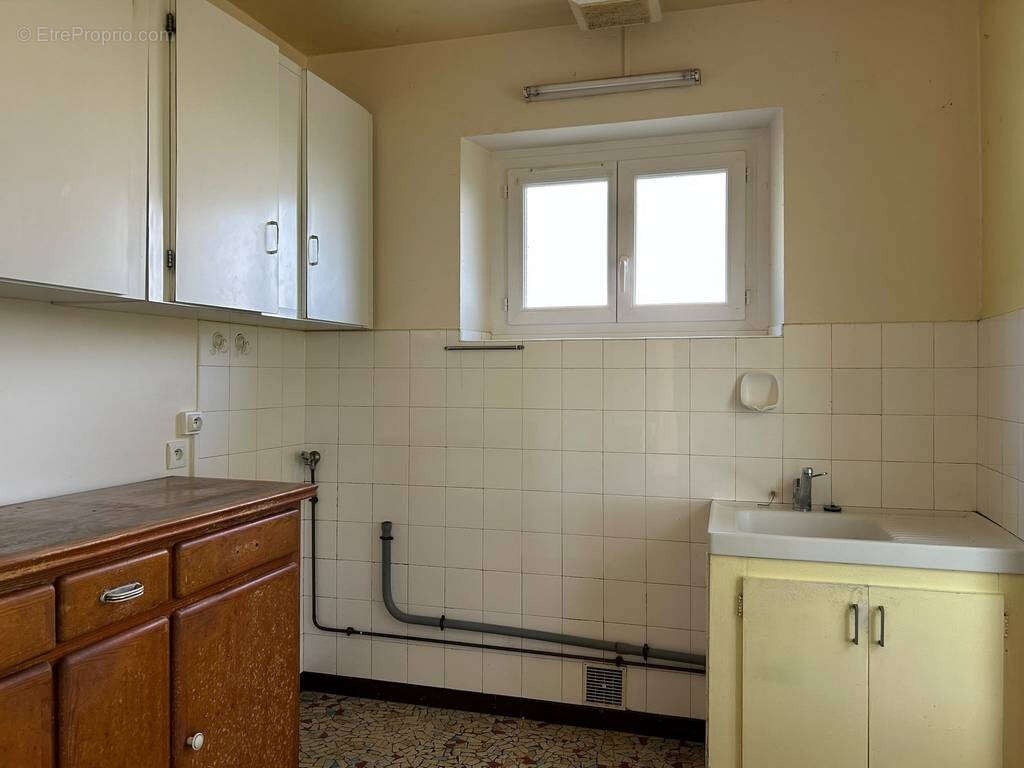 Maison rénovée avec hangar attenant - photo 6