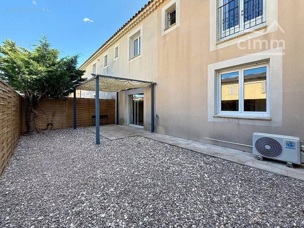 Appartement à L'ISLE-SUR-LA-SORGUE