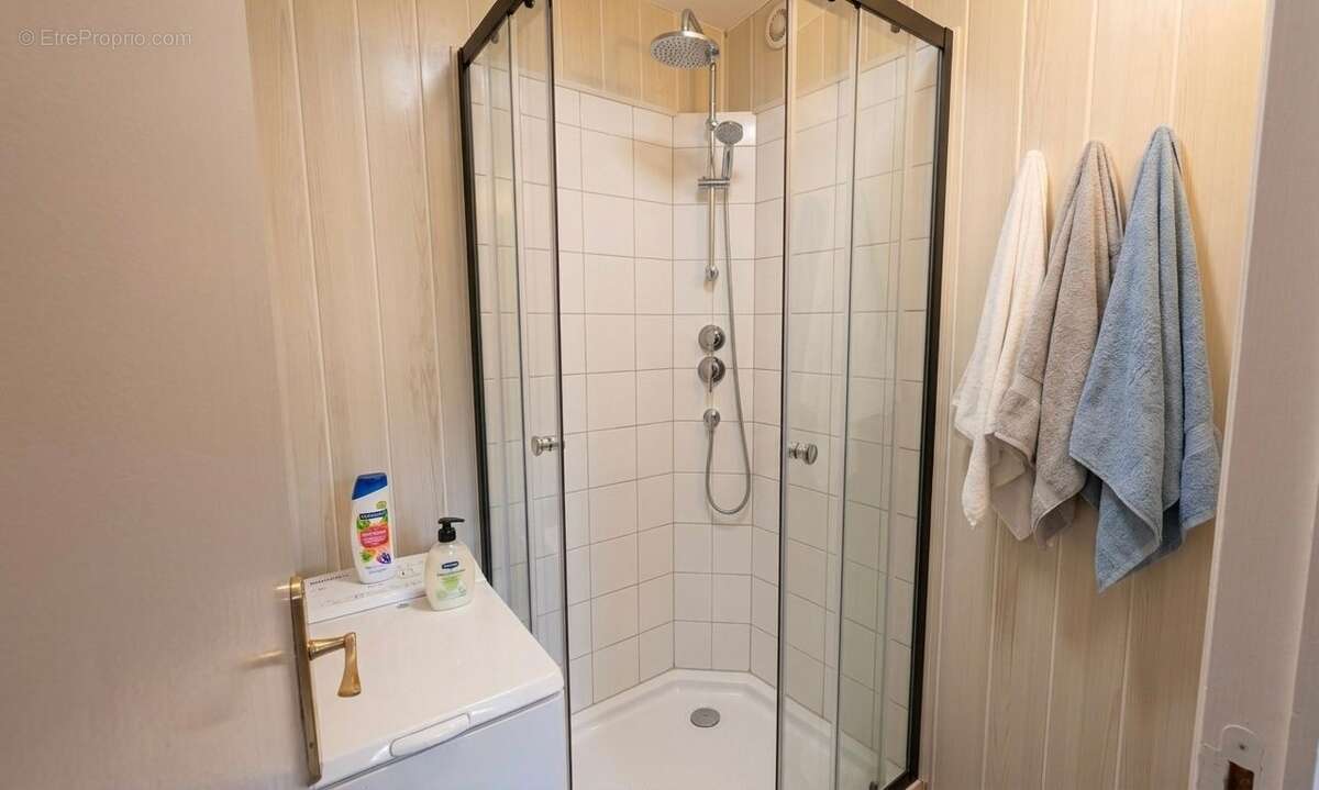 Appartement à POISY