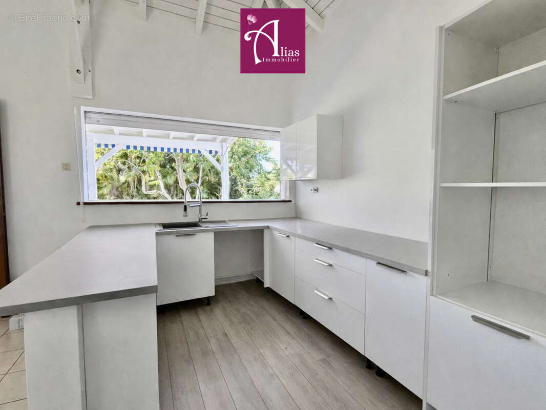 Maison à BAIE-MAHAULT