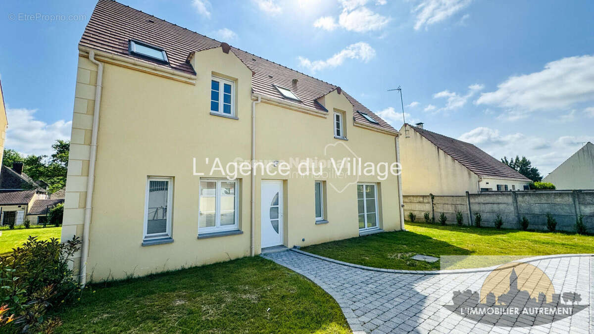 Maison à SAINTE-GENEVIEVE