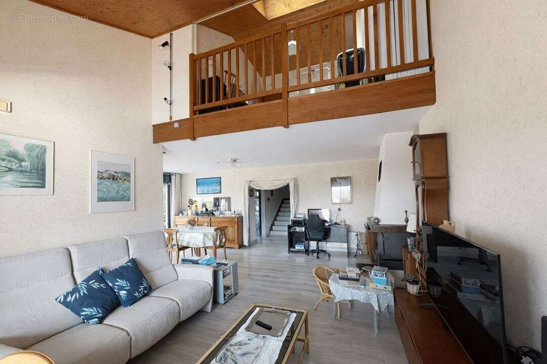 Maison 219 m² à Villaz  - photo 4