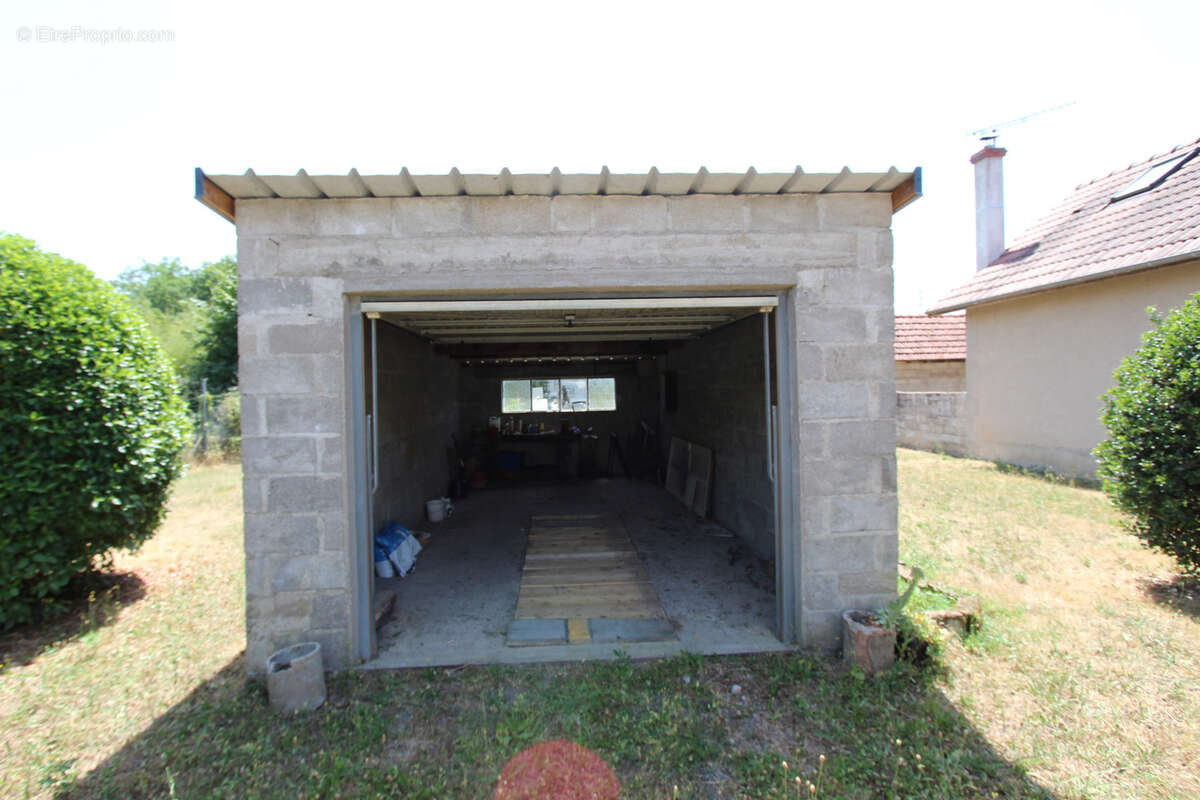 Campagne, maison T4 de 95 m2 avec deux garages et une grange, jardin - photo 12