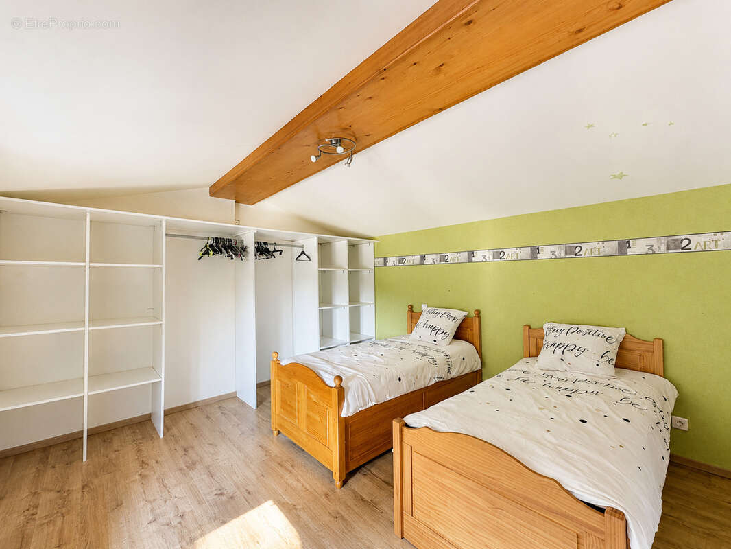 Maison rénovée, dépendances, écuries, carrière   1,9 ha de terrain - photo 8