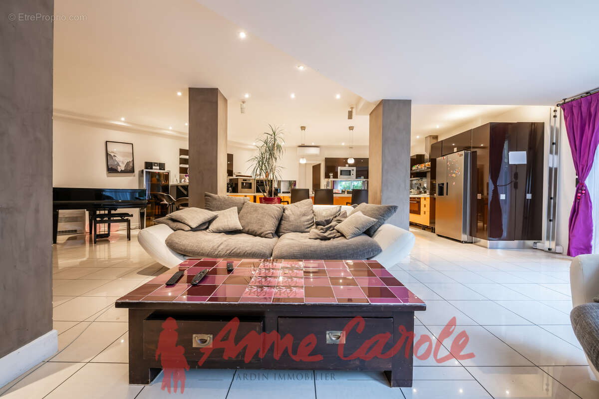 Commerce à JOINVILLE-LE-PONT