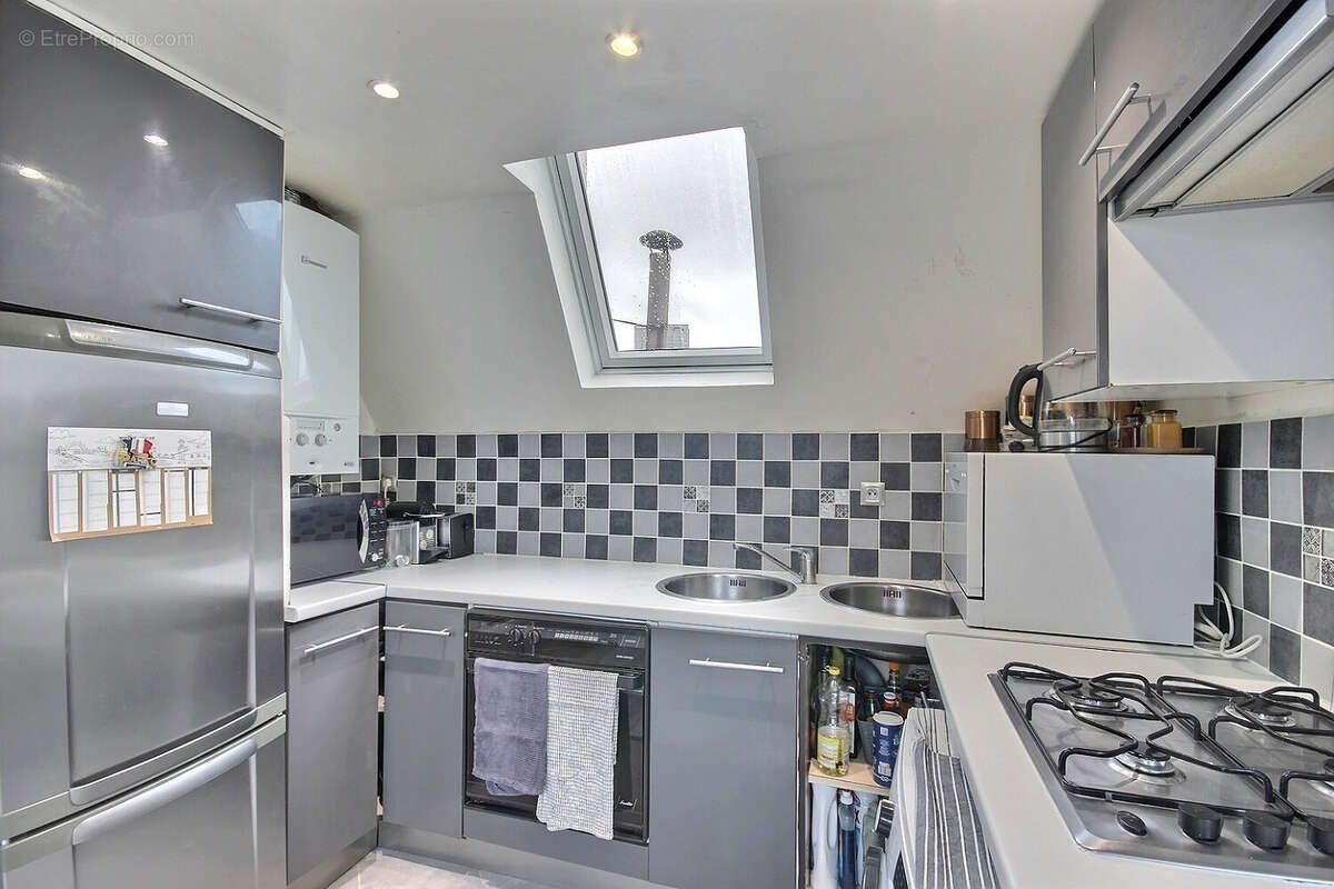 Appartement à COURBEVOIE