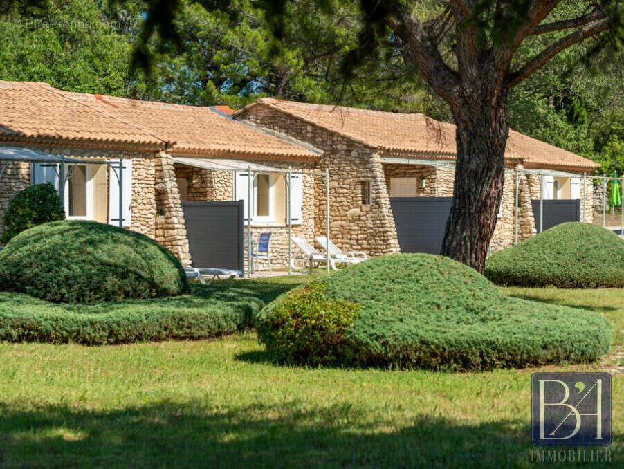 Maison à LA ROQUE-SUR-PERNES