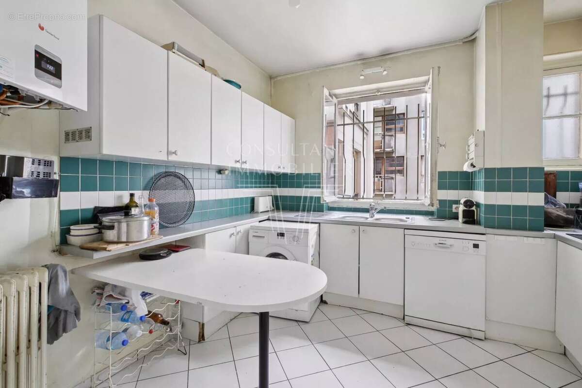 Appartement à NEUILLY-SUR-SEINE