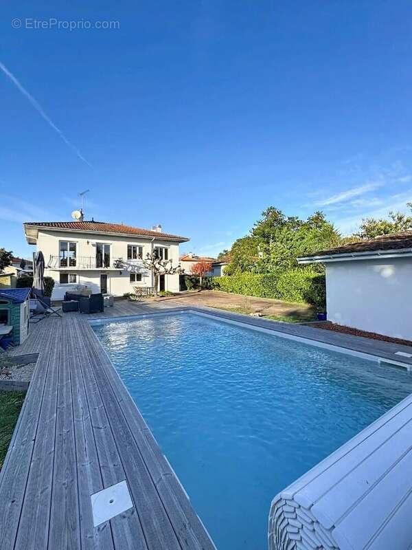 Maison à PARENTIS-EN-BORN