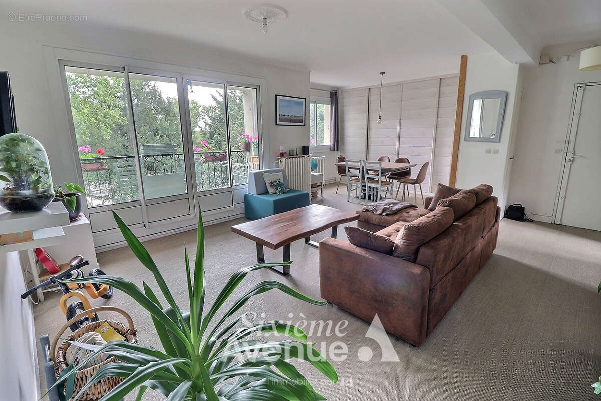 Appartement à VILLE-D'AVRAY