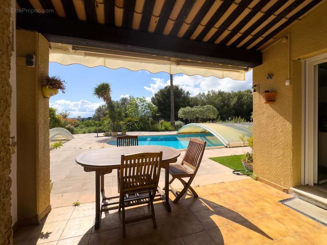 Photo 2 - Maison à SAINT-LAURENT-DU-VAR