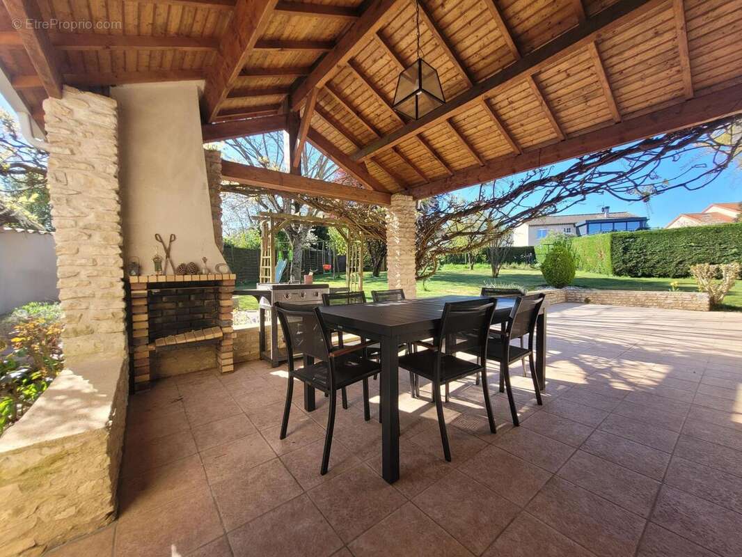 Photo 6 - Maison à VOUILLE