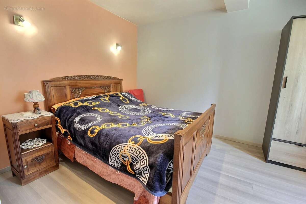 Maison à CHEVRIERES