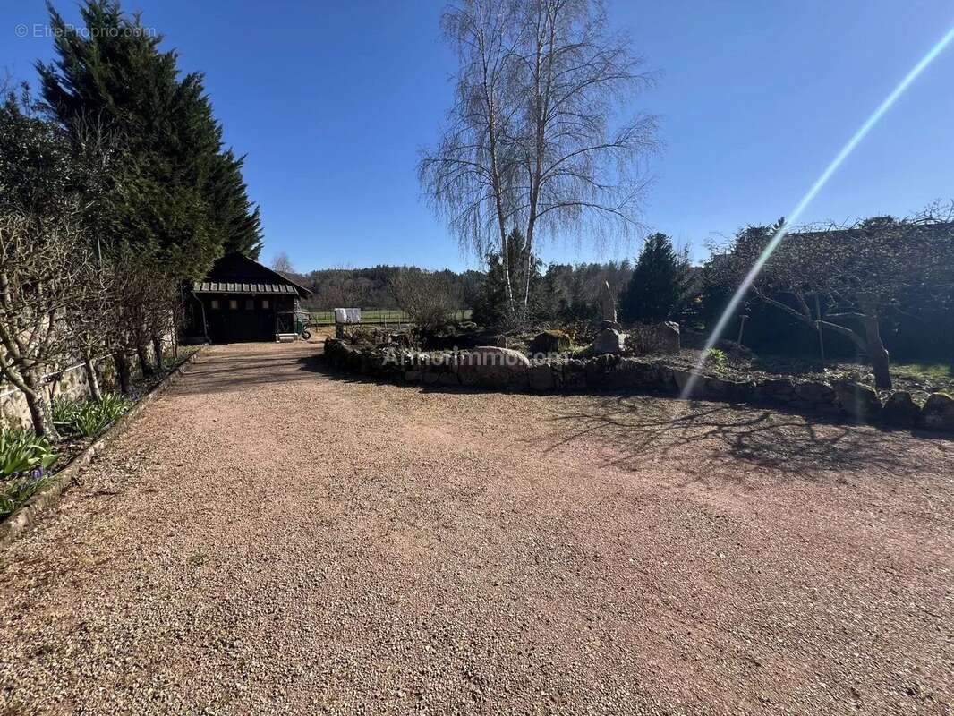 Maison à ALLIGNY-EN-MORVAN